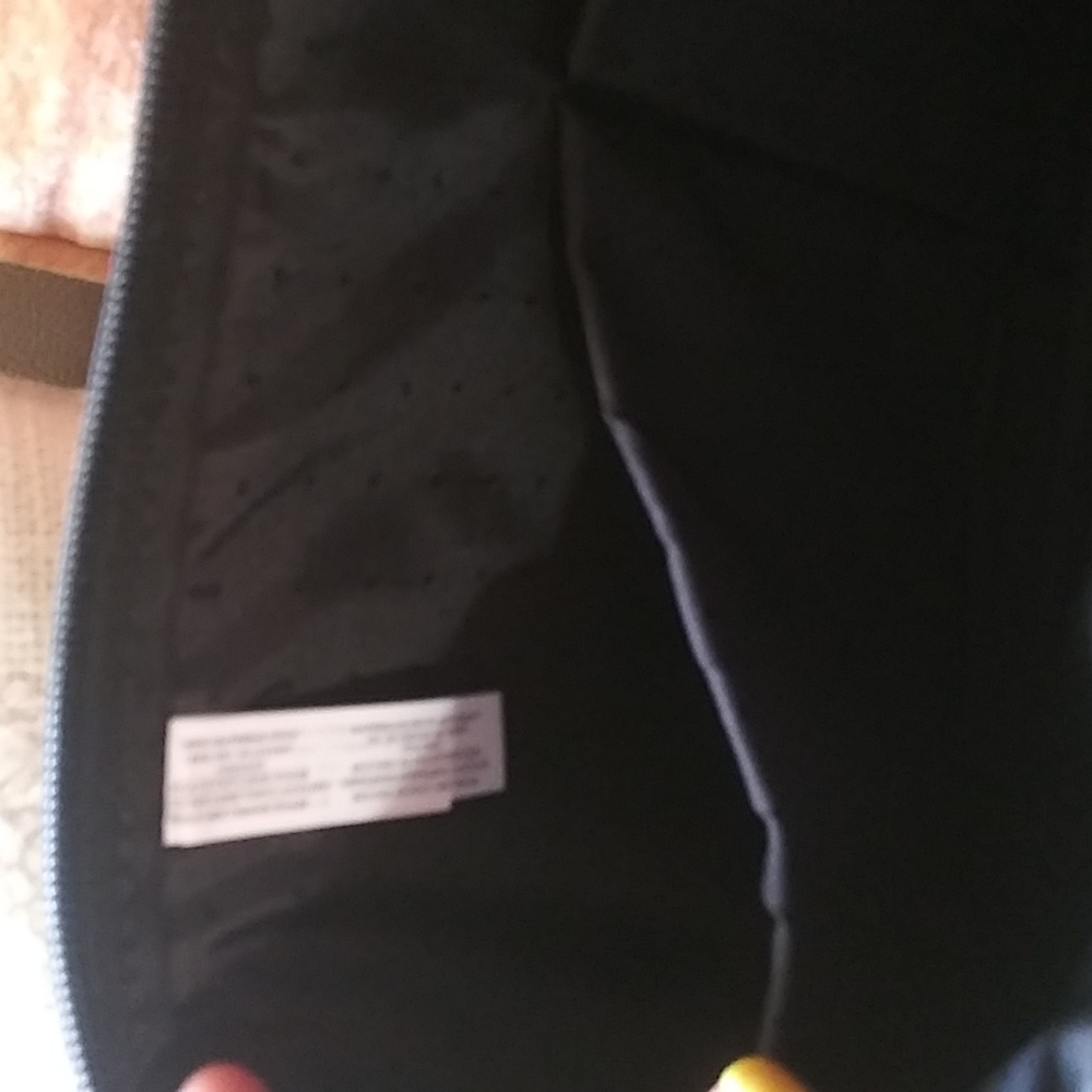 Incase laptop black case. - Picture 6 of 11